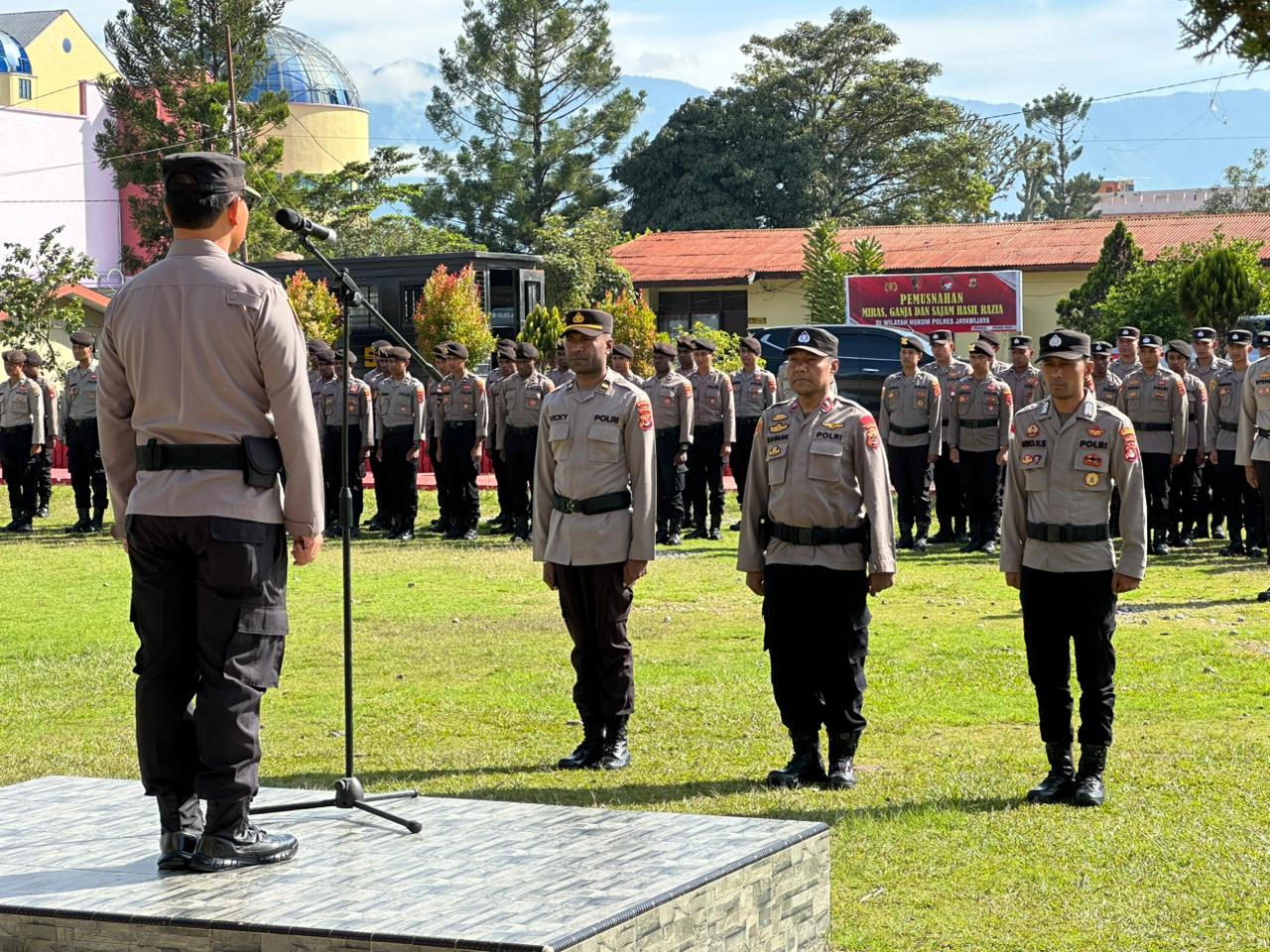 Polres Jayawijaya Resmi Ubah Jabatan Kanit SPKT Menjadi Pamapta 7 WhatsApp Image 2025 10 27 at 09.43.00