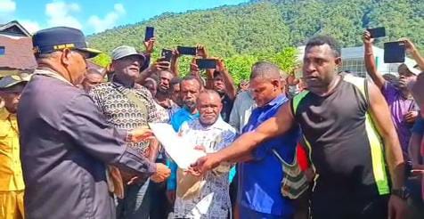 Warga Benawa Minta Bupati Yalimo Batalkan Rekomendasi Pemekaran Kabupaten 7 WhatsApp Image 2025 07 01 at 14.18.29