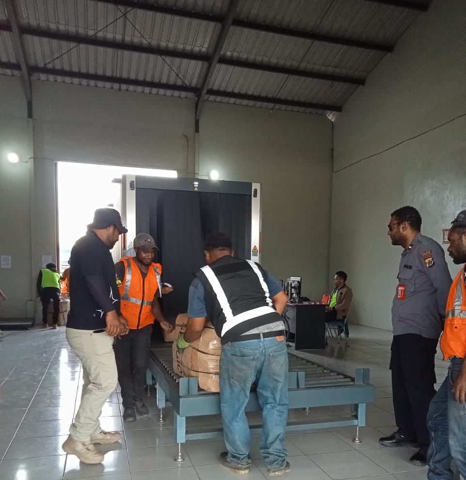 Surat Edaran Gubernur Papua Pegunungan Bongkar Pungli Kargo Rp500/Kg 7 WhatsApp Image 2025 10 13 at 13.20.18 e1760330155211