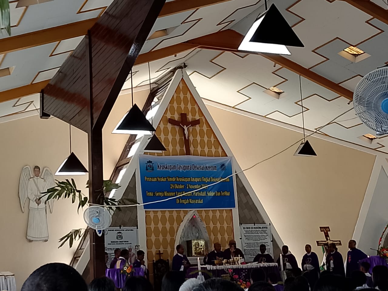 Umat Katolik Keerom Didorong Aktif Melayani Sesama Lewat Talenta dan Panggilan 7 WhatsApp Image 2025 11 02 at 23.22.49